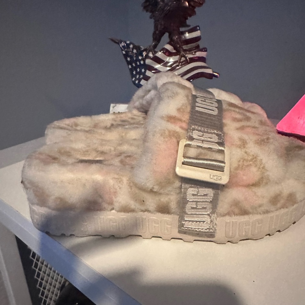 UGG Fluffy Slippers in Cream and Pink